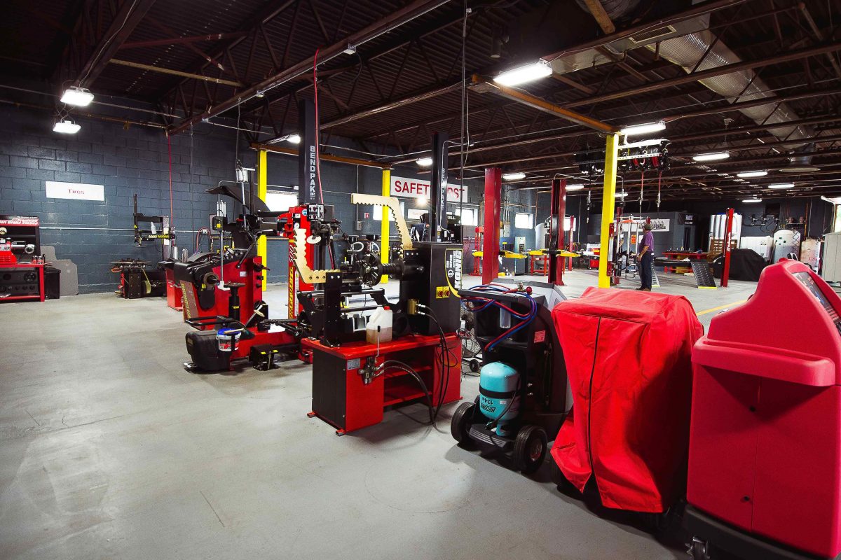 A room filled with lots of machines and tools.